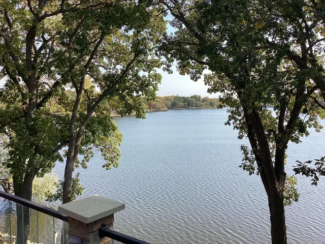 $849,900 | 1516 Bay Oaks Drive, Albert Lea, MN 56007