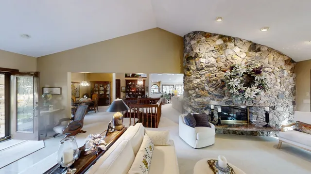 $849,900 | 1516 Bay Oaks Drive, Albert Lea, MN 56007