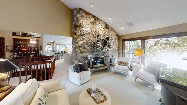 $849,900 | 1516 Bay Oaks Drive, Albert Lea, MN 56007