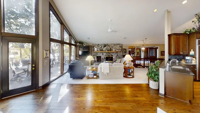 $849,900 | 1516 Bay Oaks Drive, Albert Lea, MN 56007