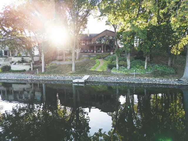 $849,900 | 1516 Bay Oaks Drive, Albert Lea, MN 56007