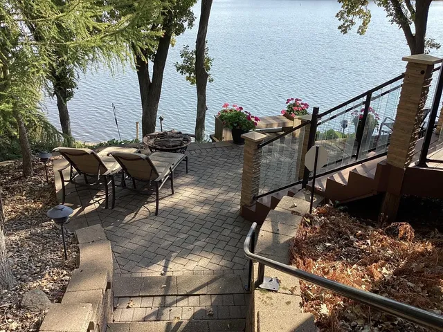 $849,900 | 1516 Bay Oaks Drive, Albert Lea, MN 56007