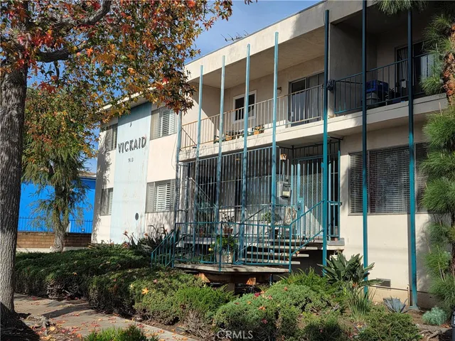 $449,000 | 913 Victor Avenue, Unit 5, Inglewood, CA 90302