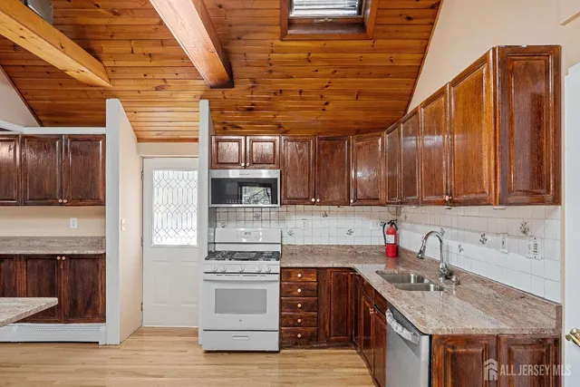 $4,400 | 3850 Highway 27, Princeton, NJ 08540