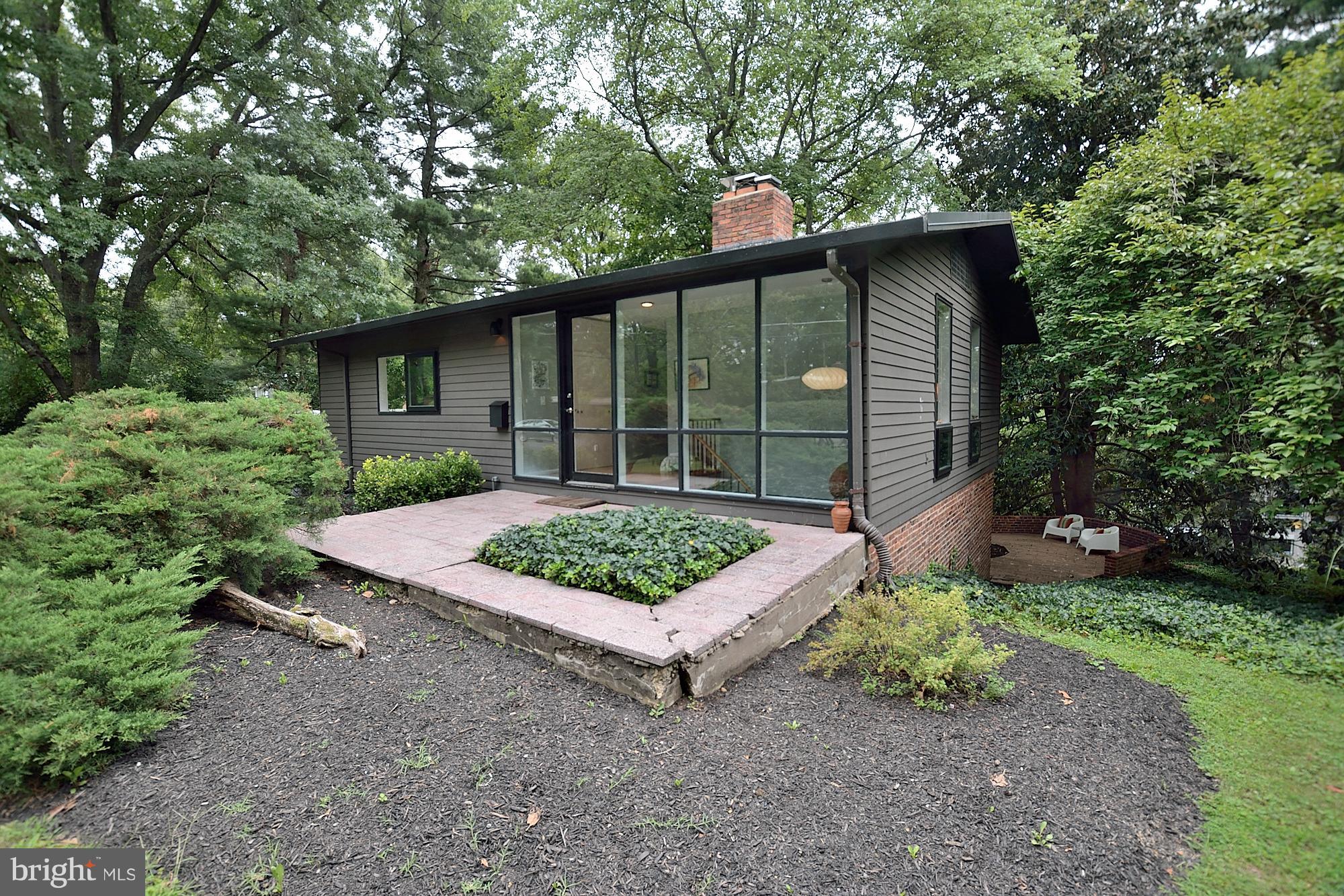 2209 Marthas Road Alexandria, VA 22307 - Photo 3 of 30 Exterior (Front)