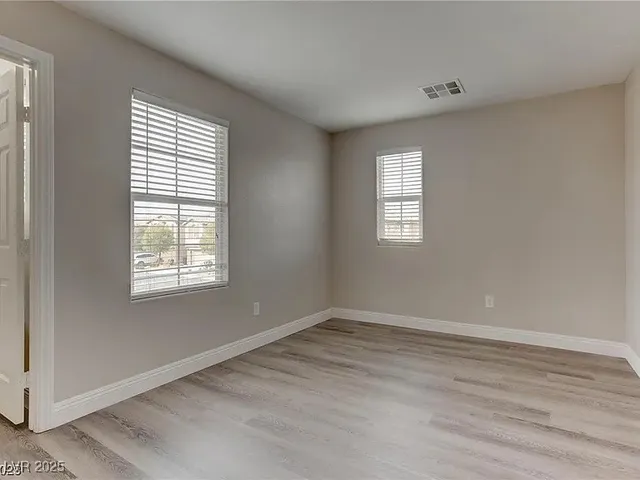 $2,000 | 7021 Town Forest Avenue, Las Vegas, NV 89179