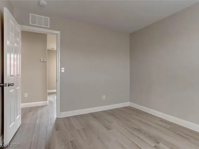 $2,000 | 7021 Town Forest Avenue, Las Vegas, NV 89179