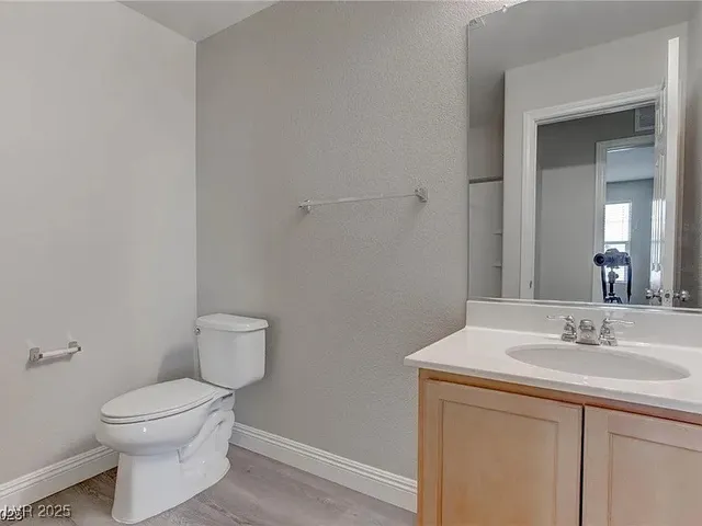 $2,000 | 7021 Town Forest Avenue, Las Vegas, NV 89179