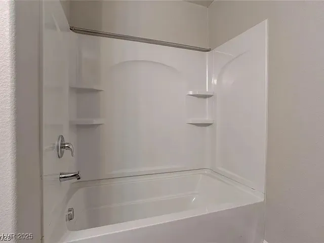 $2,000 | 7021 Town Forest Avenue, Las Vegas, NV 89179