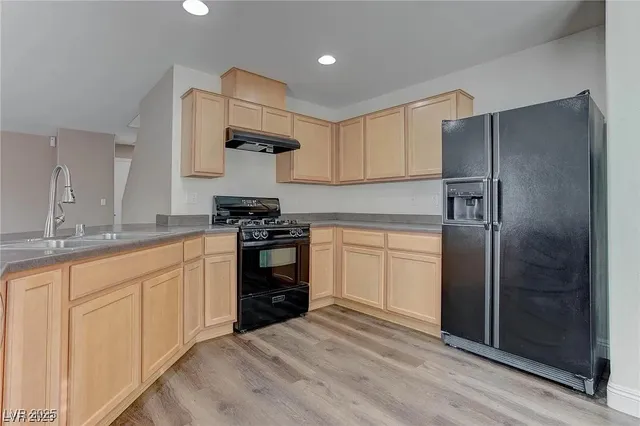 $2,000 | 7021 Town Forest Avenue, Las Vegas, NV 89179