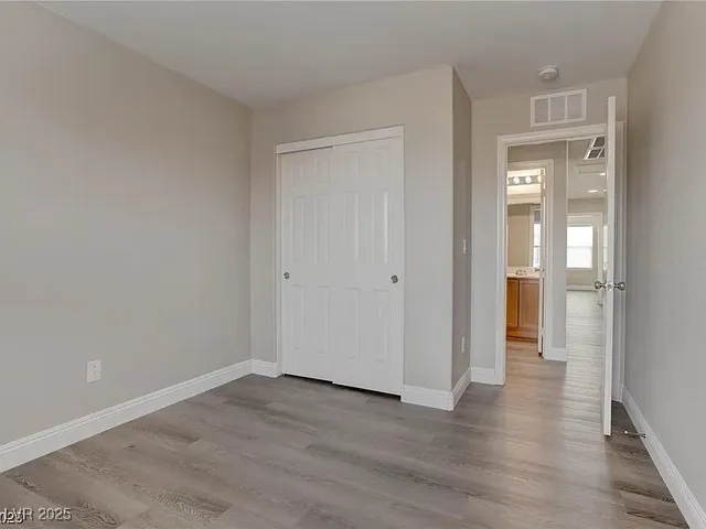 $2,000 | 7021 Town Forest Avenue, Las Vegas, NV 89179