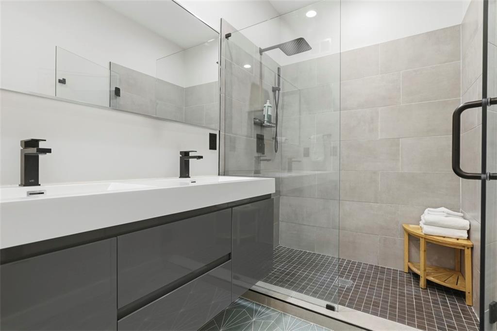 5228 Dresden Way Pittsburgh, PA 15201 - Photo 28 of 48