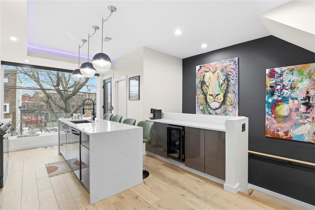 5228 Dresden Way Pittsburgh, PA 15201 - Photo 4 of 48