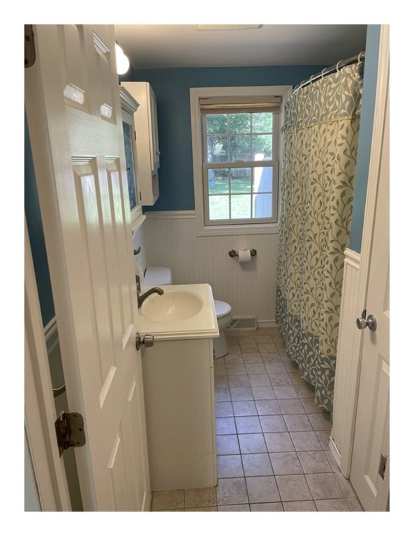 32 Lake Road Yarmouth, MA 02673 - Photo 8 of 17 a utility room with dryer and washer