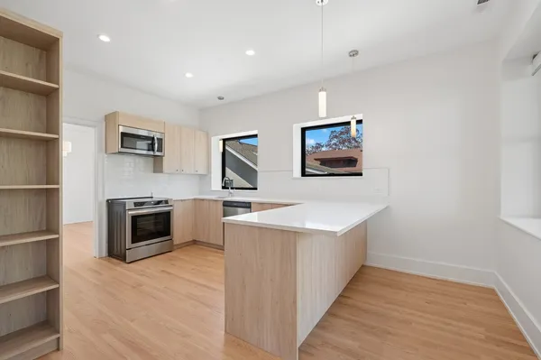 $4,500 | 2755 Eastwood Avenue, Unit 2, Evanston, IL 60201