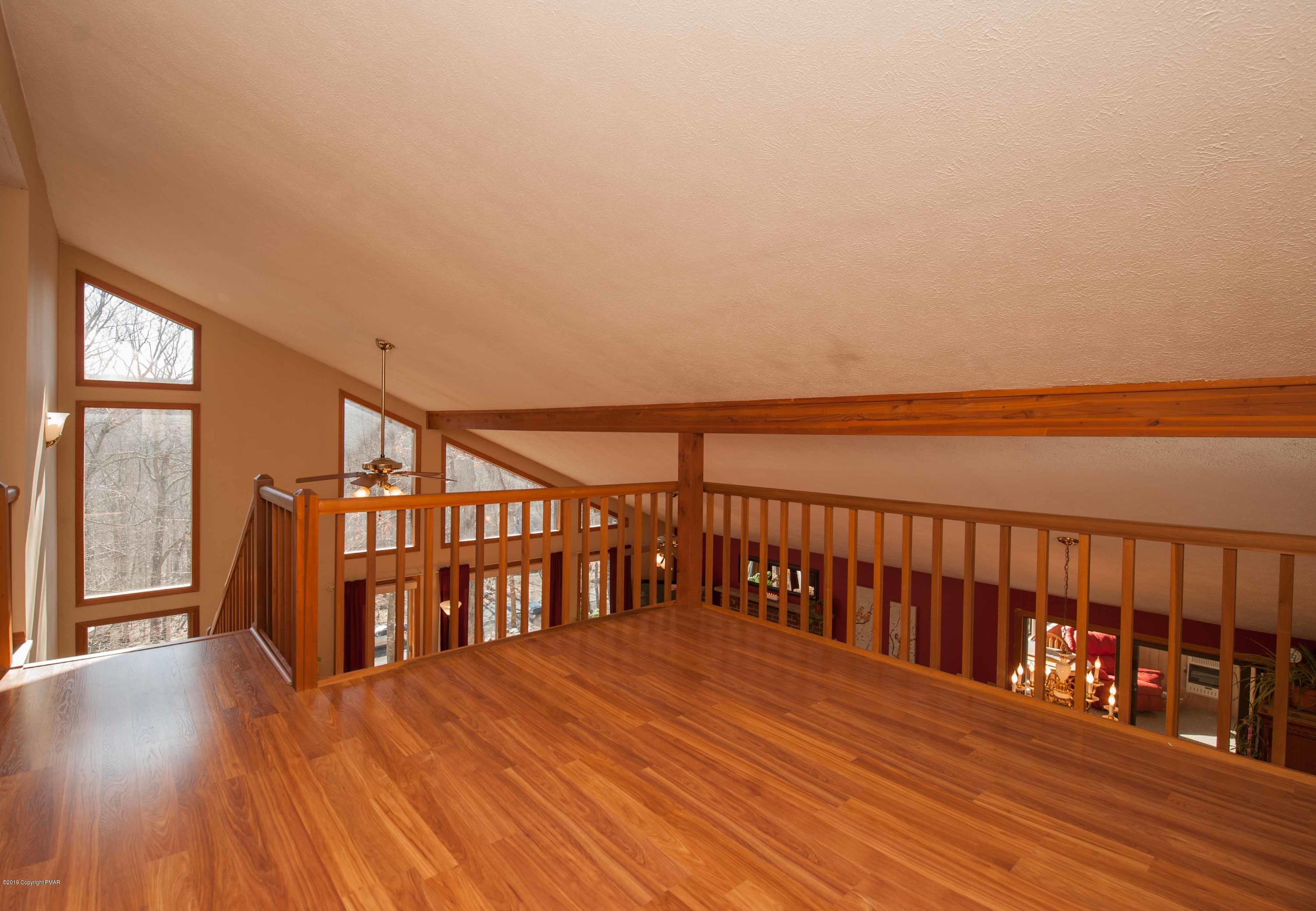141 Radcliff Road Bushkill, PA 18324 - Photo 19 of 24 Loft