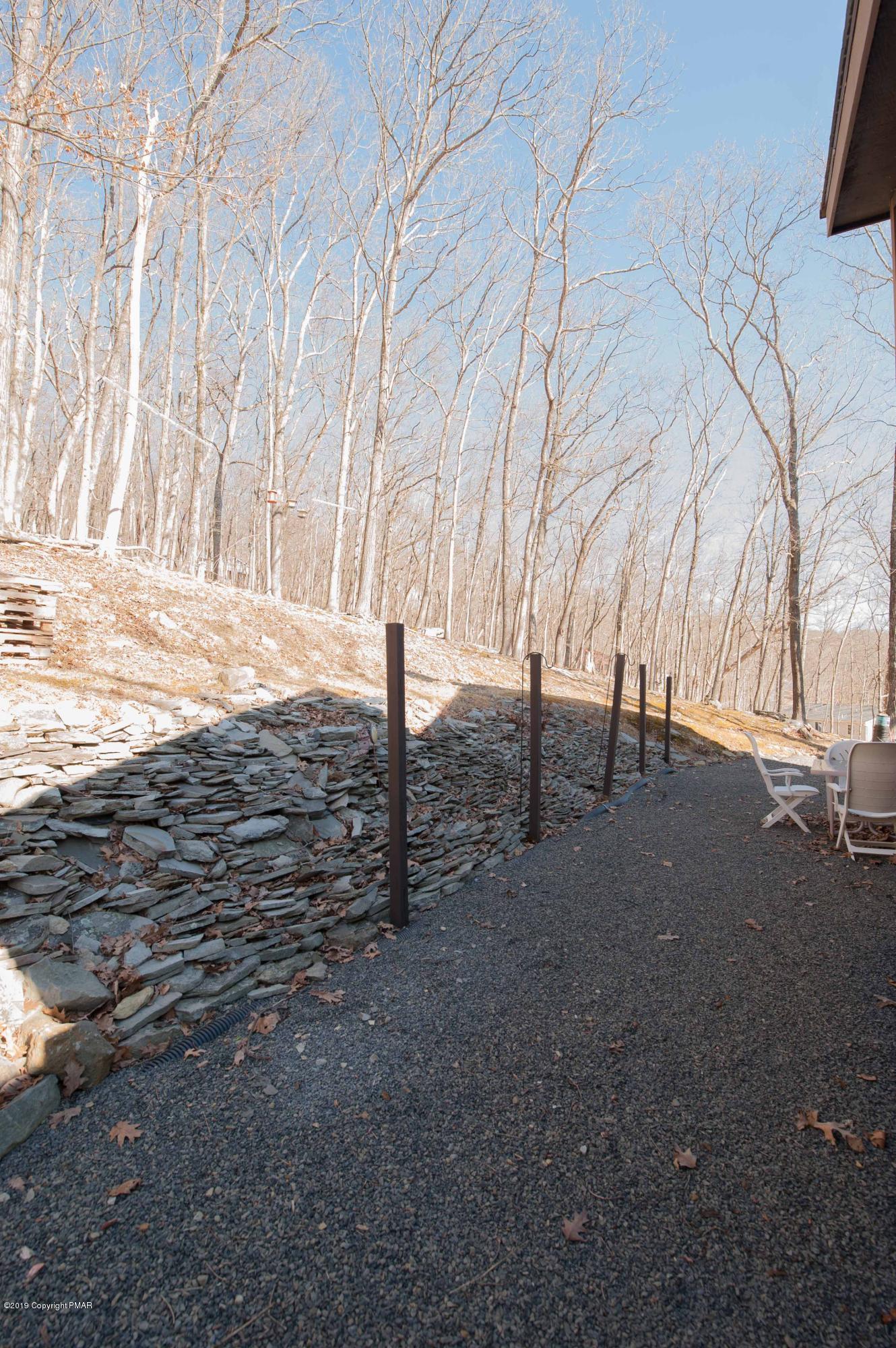 141 Radcliff Road Bushkill, PA 18324 - Photo 24 of 24 Back yard area