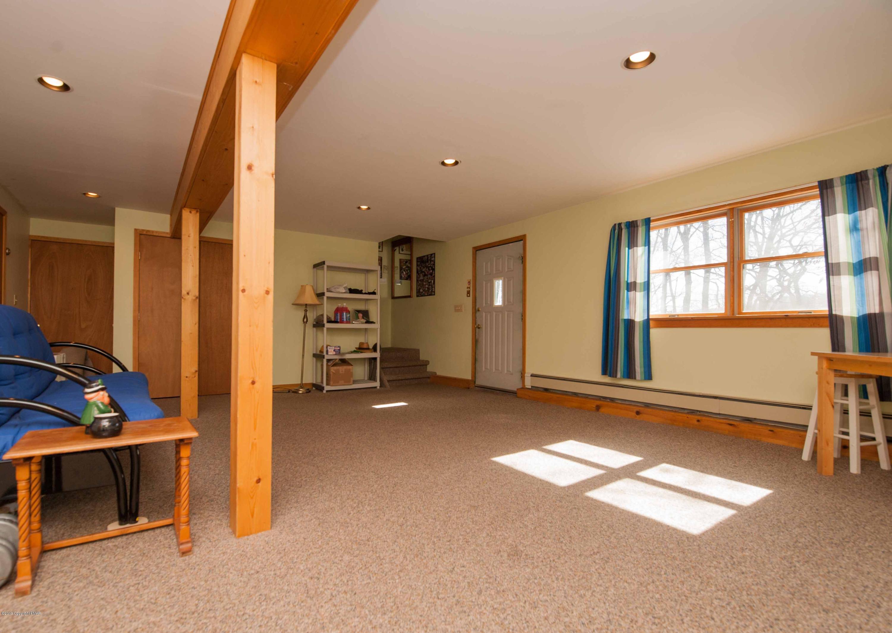 141 Radcliff Road Bushkill, PA 18324 - Photo 4 of 24 Family Room