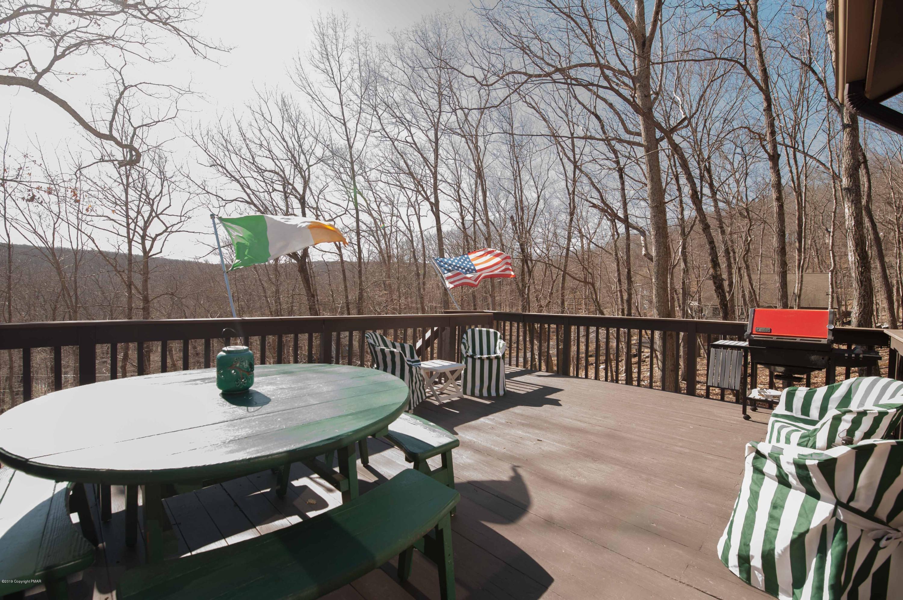141 Radcliff Road Bushkill, PA 18324 - Photo 6 of 24 Deck