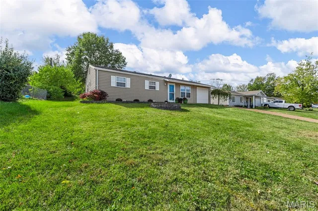 $220,000 | 302 Heyden Drive, Eureka, MO 63025