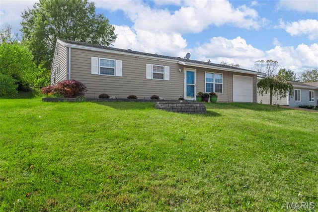 $220,000 | 302 Heyden Drive, Eureka, MO 63025