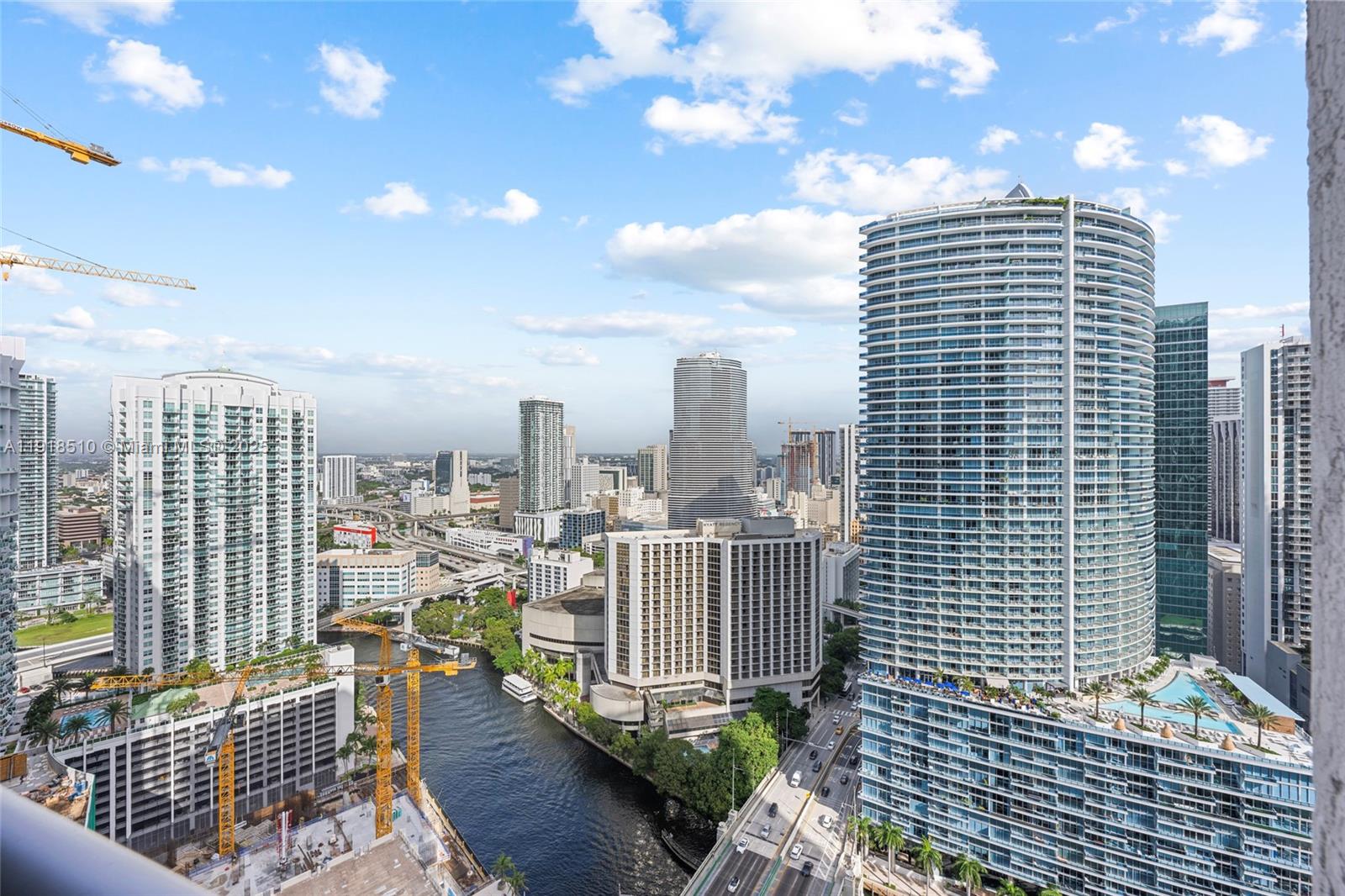 485 Brickell Avenue, Unit 3503 Miami, FL 33131 - Photo 15 of 23 a view of a balcony with city view