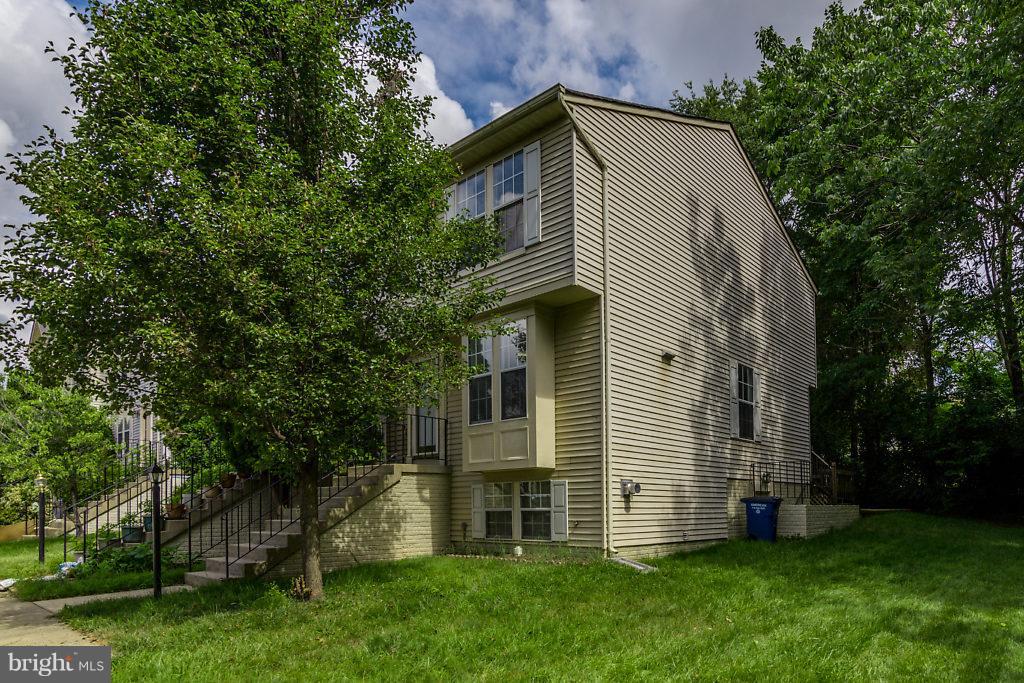 13900 Winding Ridge Lane Centreville, VA 20121 - Photo 2 of 32 Exterior (Front)