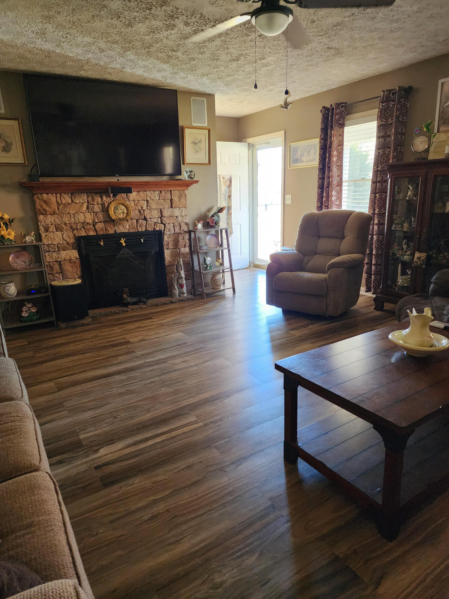 400 Compton Road Jeffersonville, KY 40337 - Photo 4 of 52 400 - 9