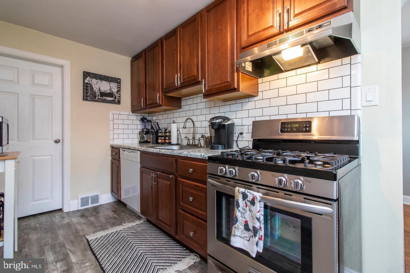 507 Perry Street Ridley Park, PA 19078 - Photo 8 of 24