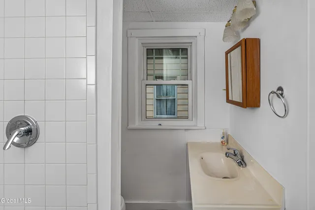 $234,900 | 9 Lawn Avenue, Albany, NY 12204