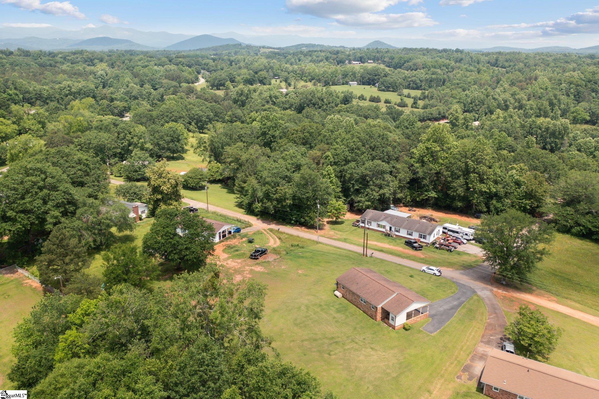 134 Grasshopper Hill Road Pickens, SC 29671 - Photo 8 of 38 Gallery Image 8