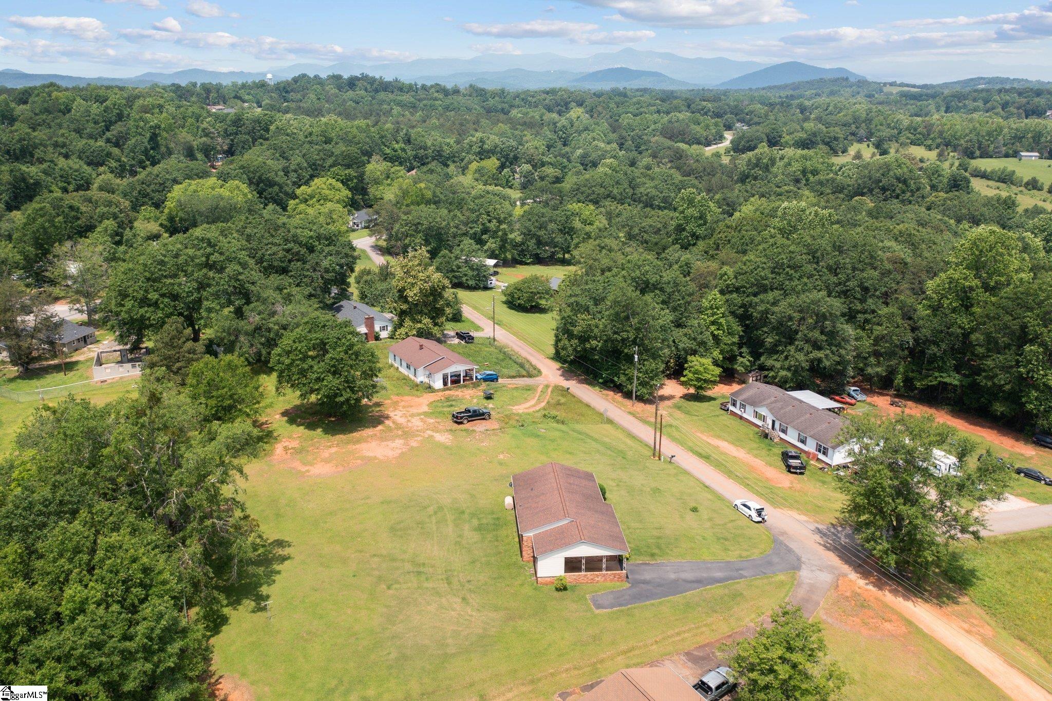 134 Grasshopper Hill Road Pickens, SC 29671 - Photo 9 of 38 Gallery Image 9