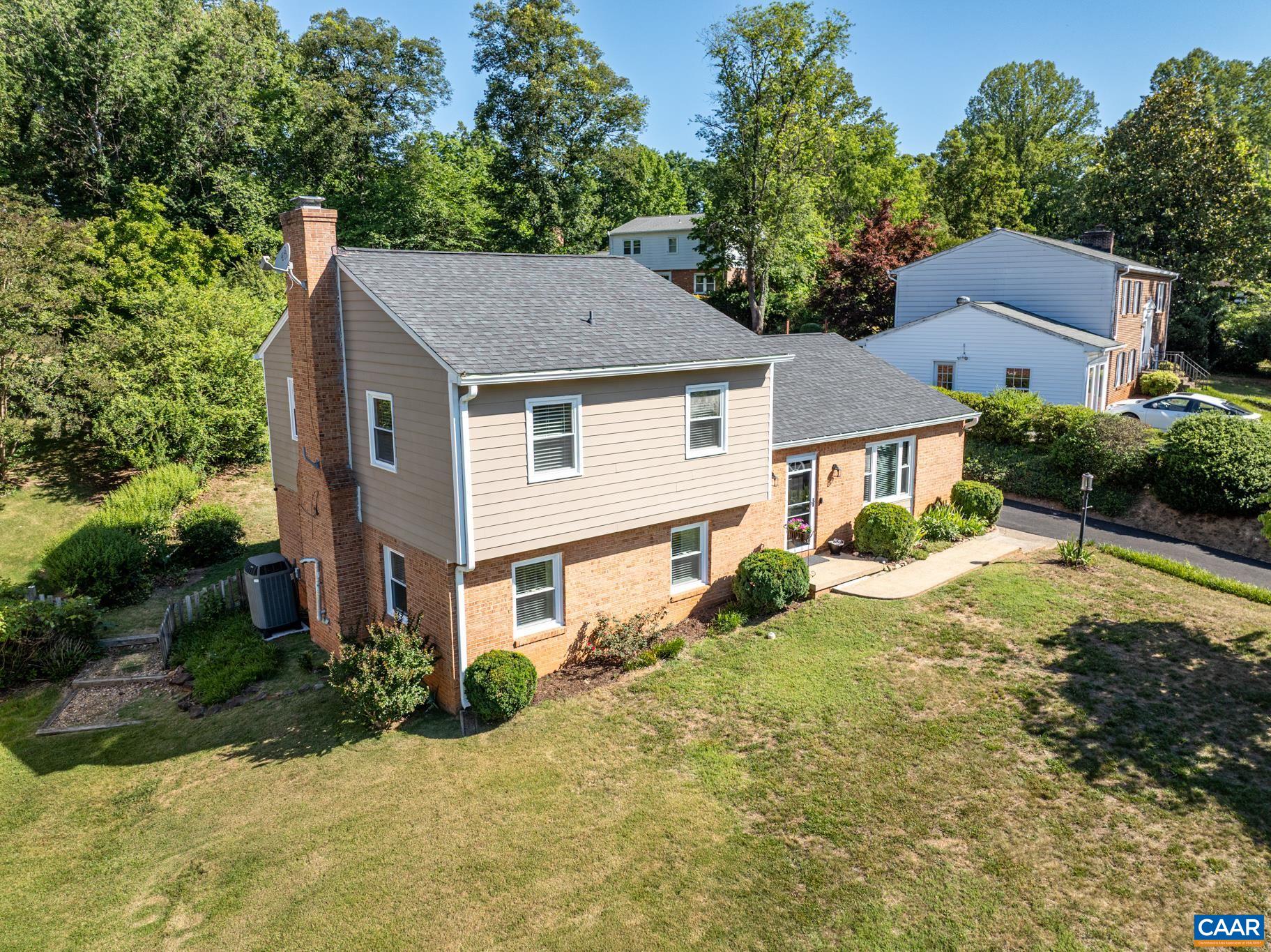 327 Brentwood Road Charlottesville, VA 22901 - Photo 5 of 44