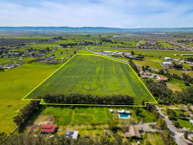a view of an outdoor space and a lake view