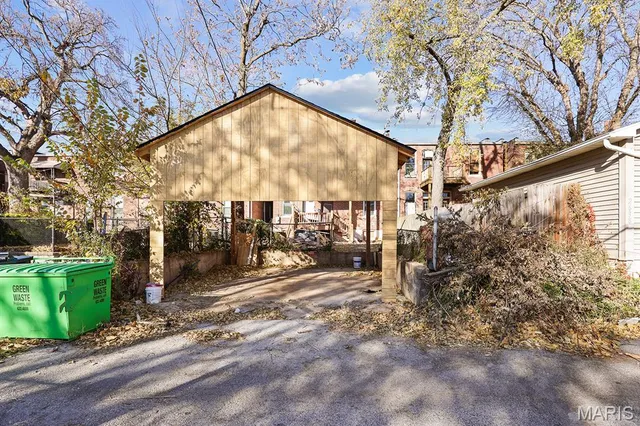 $299,900 | 2642 Accomac Street, St. Louis, MO 63104