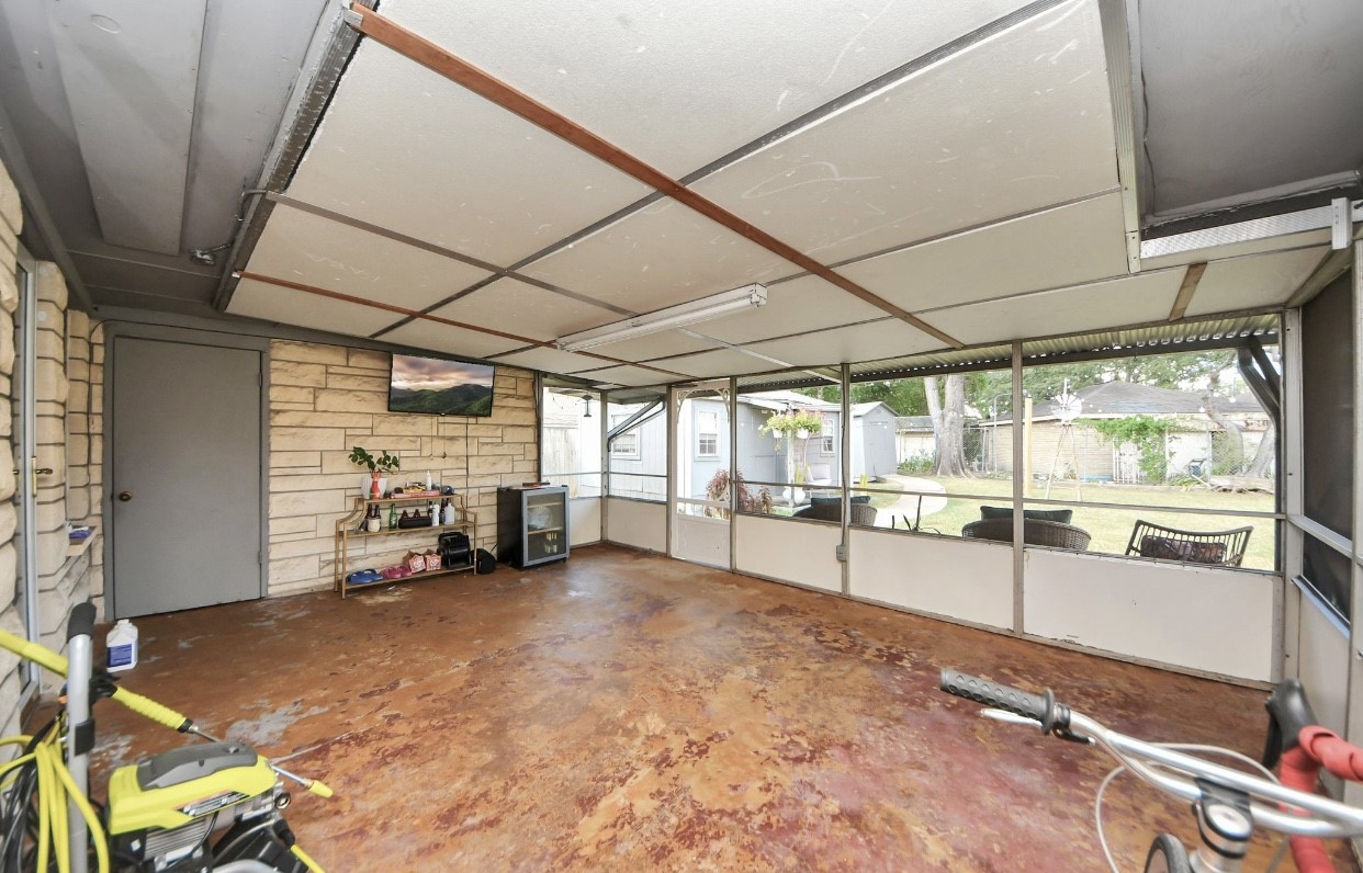 1226 Stonecrest Drive Houston, TX 77018 - Photo 13 of 37