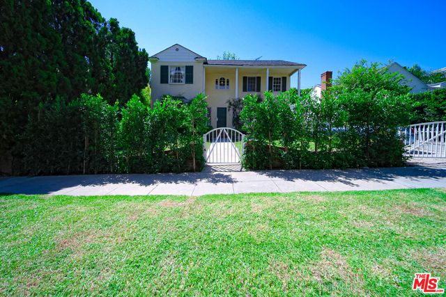 $3,398,000 | 713 North Doheny Drive, Beverly Hills, CA 90210