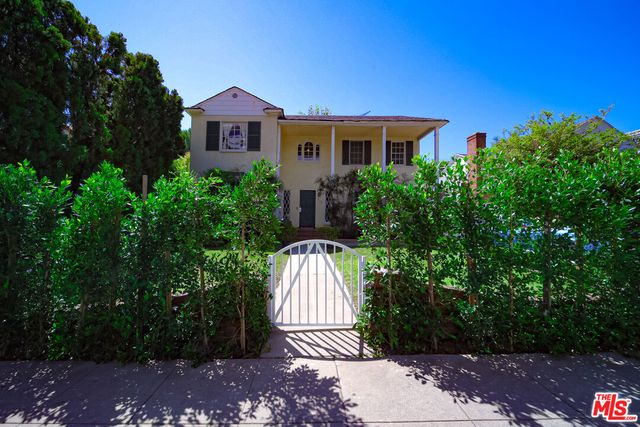 $3,398,000 | 713 North Doheny Drive, Beverly Hills, CA 90210