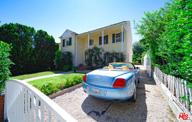 $3,398,000 | 713 North Doheny Drive, Beverly Hills, CA 90210