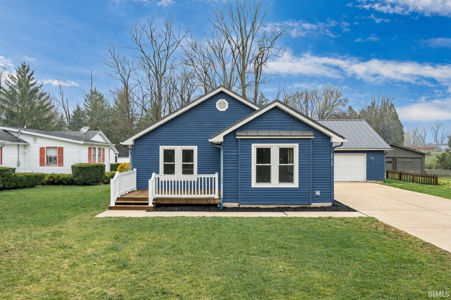 8930 East Crow Road Syracuse, IN 46567 - Photo 2 of 26