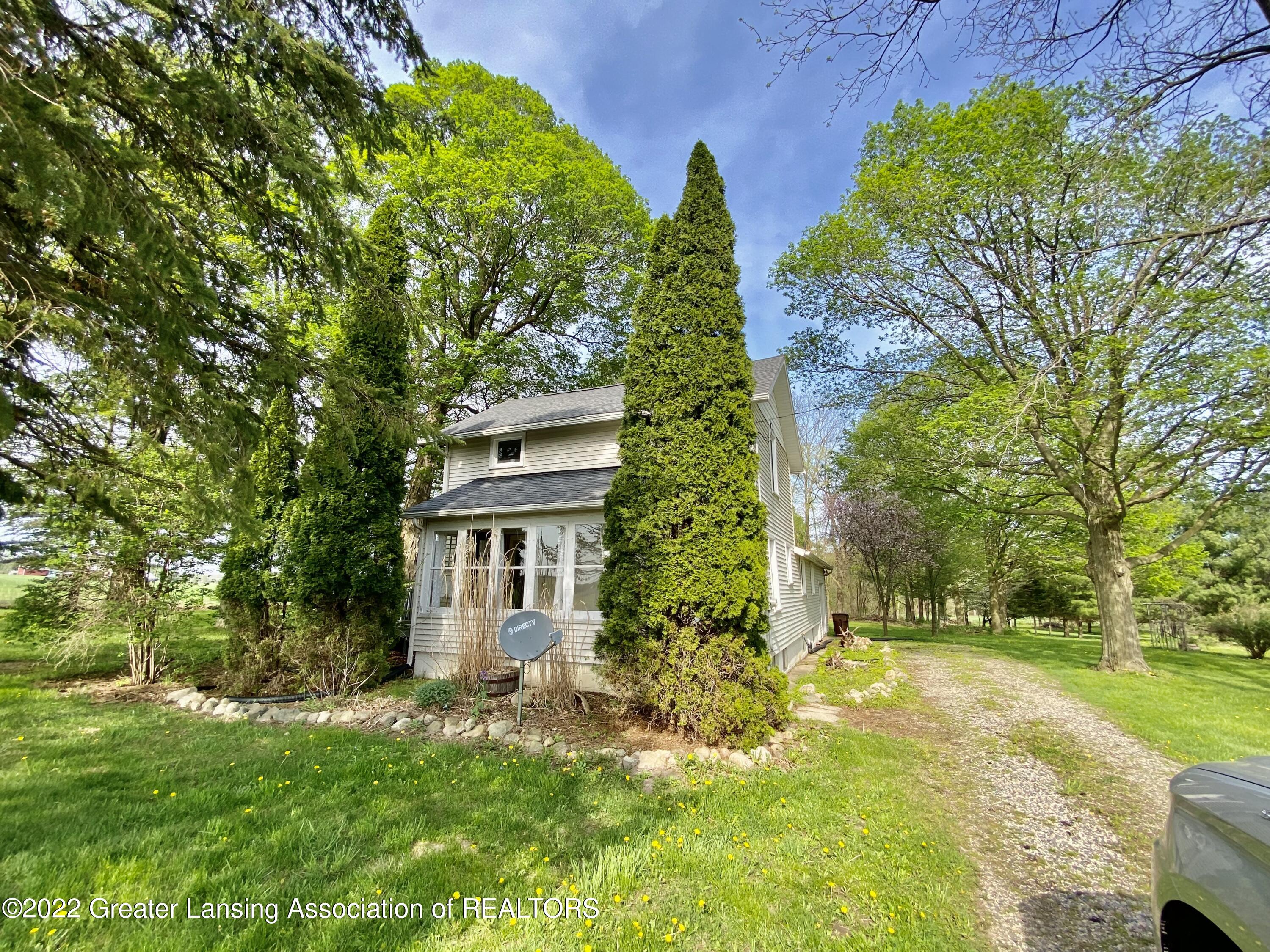 2598 North Chester Road Charlotte, MI 48813 - Photo 20 of 24 20 Road View