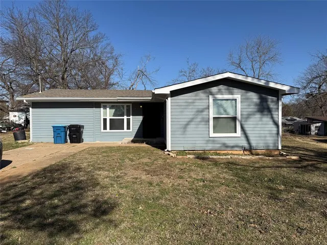 $1,395 | 2609 West Walker Street, Denison, TX 75020