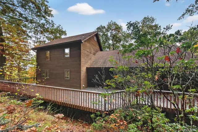 a view of a floor plan