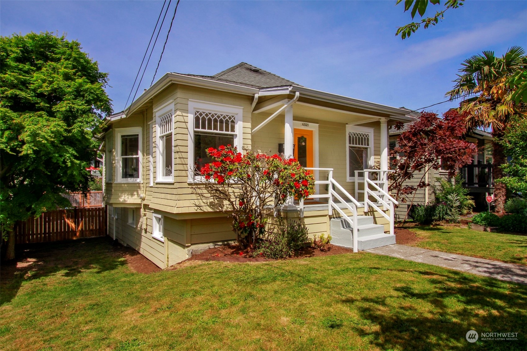 a front view of house with yard