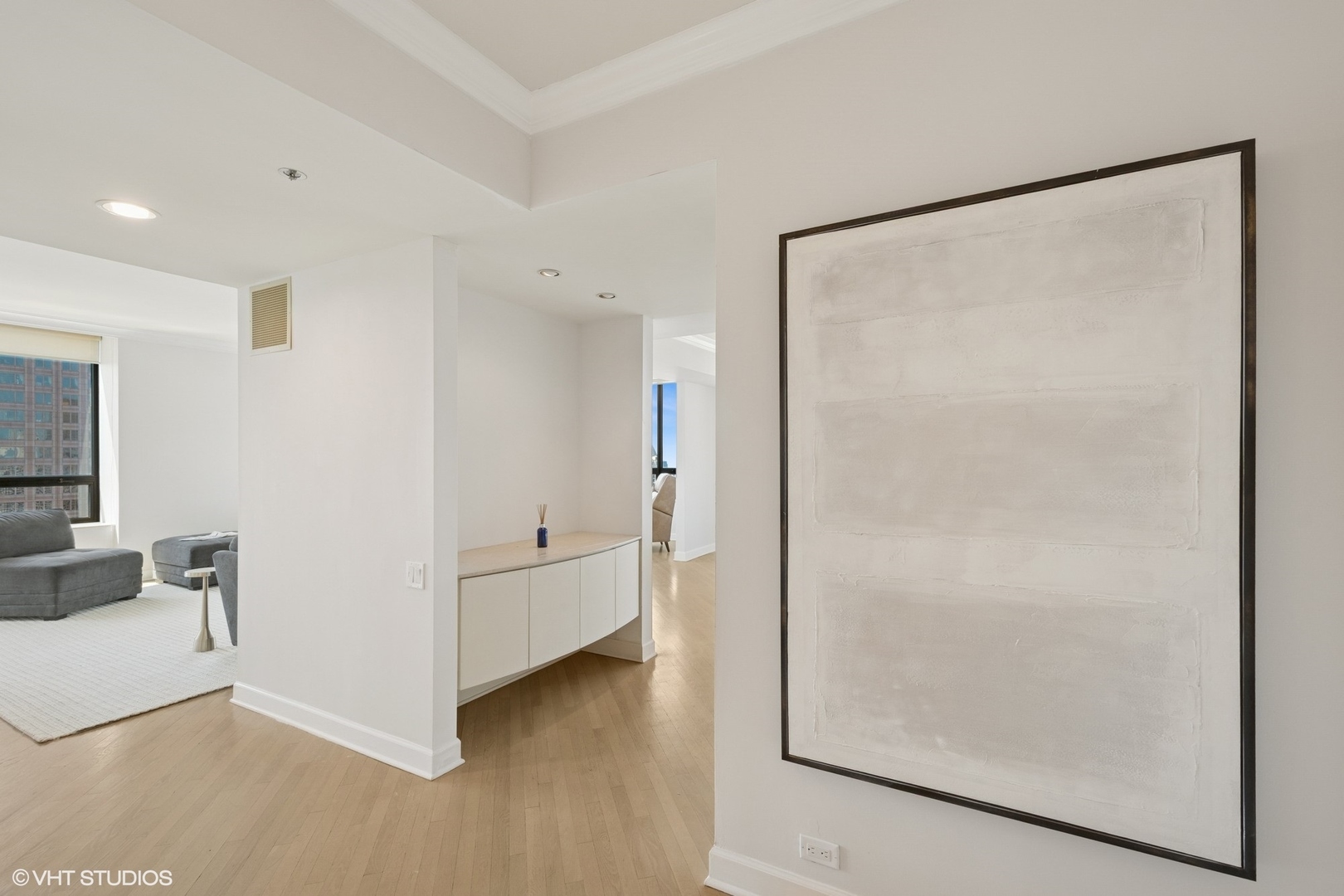 180 East Pearson Street, Unit 4407 Chicago, IL 60611 - Photo 3 of 16