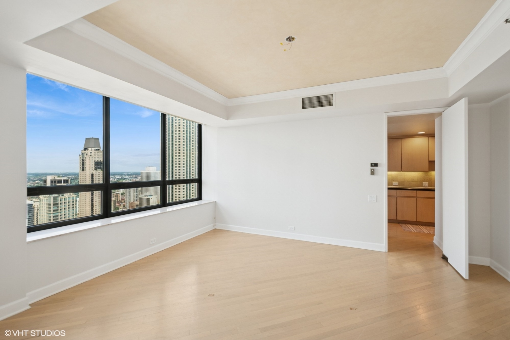 180 East Pearson Street, Unit 4407 Chicago, IL 60611 - Photo 6 of 16