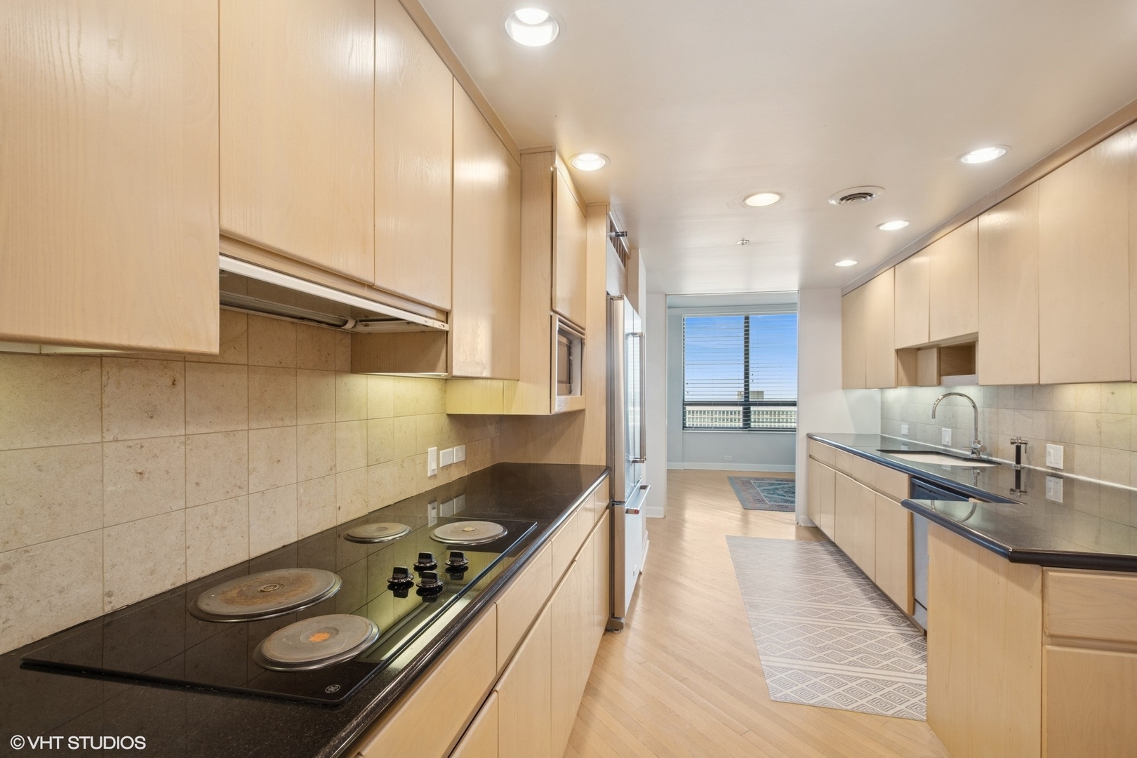 180 East Pearson Street, Unit 4407 Chicago, IL 60611 - Photo 8 of 16