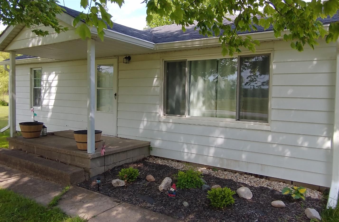 8614 North St Road Sunman, IN 47041 - Photo 2 of 25