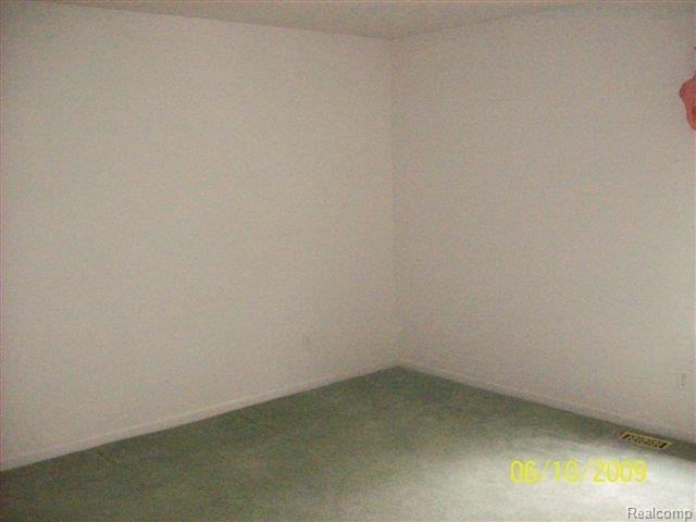 29610 Middlebelt Road, Unit 19 Farmington, MI 48334 - Photo 6 of 10 bed2view2
