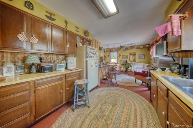 a very nice looking room with many windows